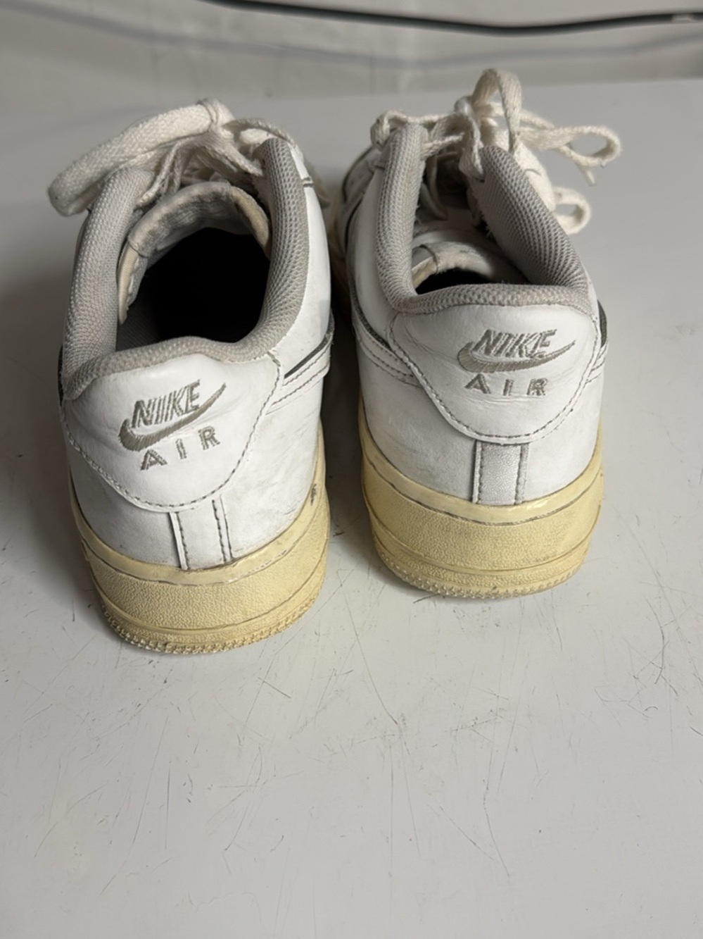 Kids White Leather Sneakers Nike Air Force size 6.5Y - Picture 2 of 4